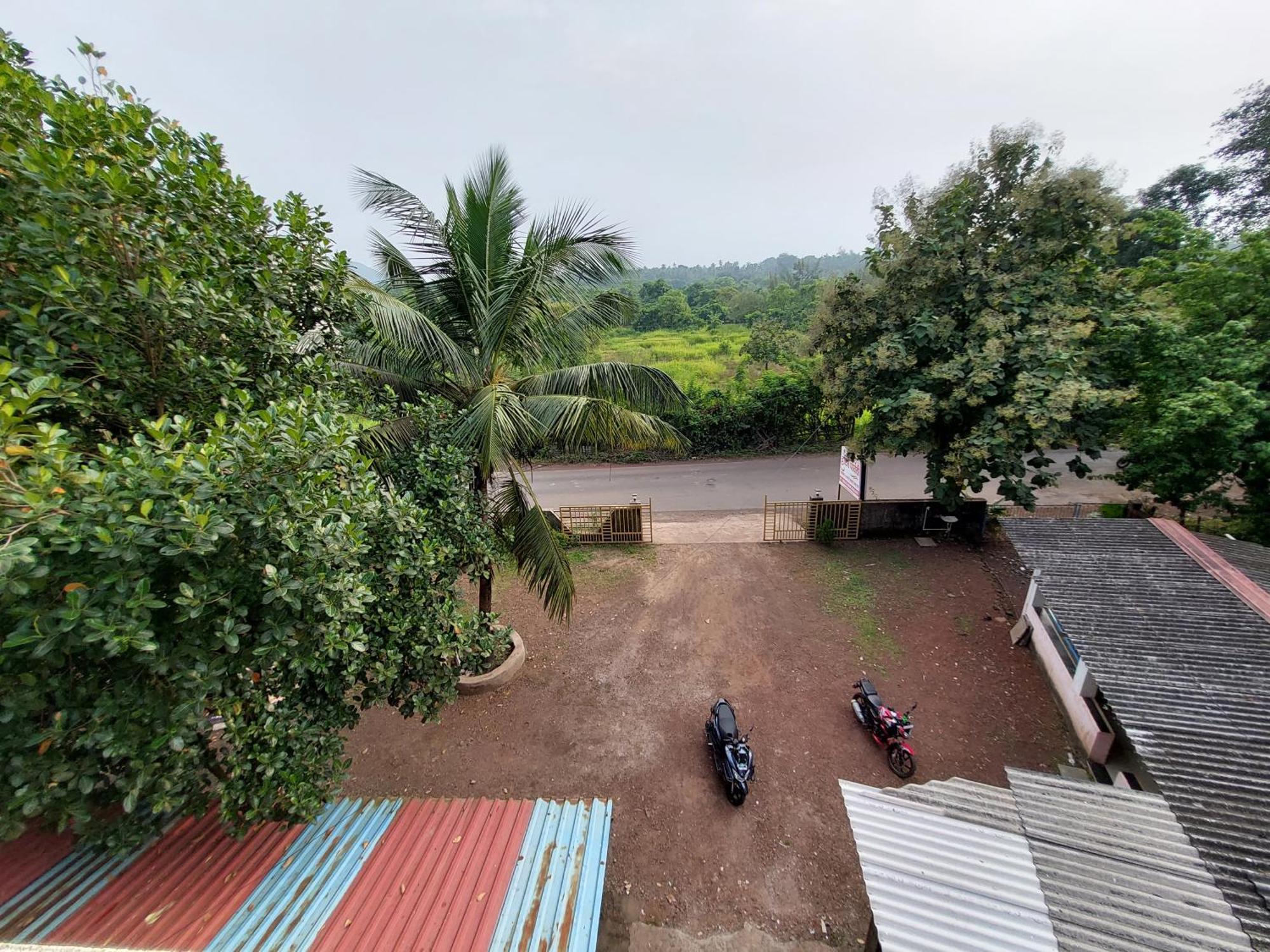 Mountain Breeze Hotel Murud  Buitenkant foto